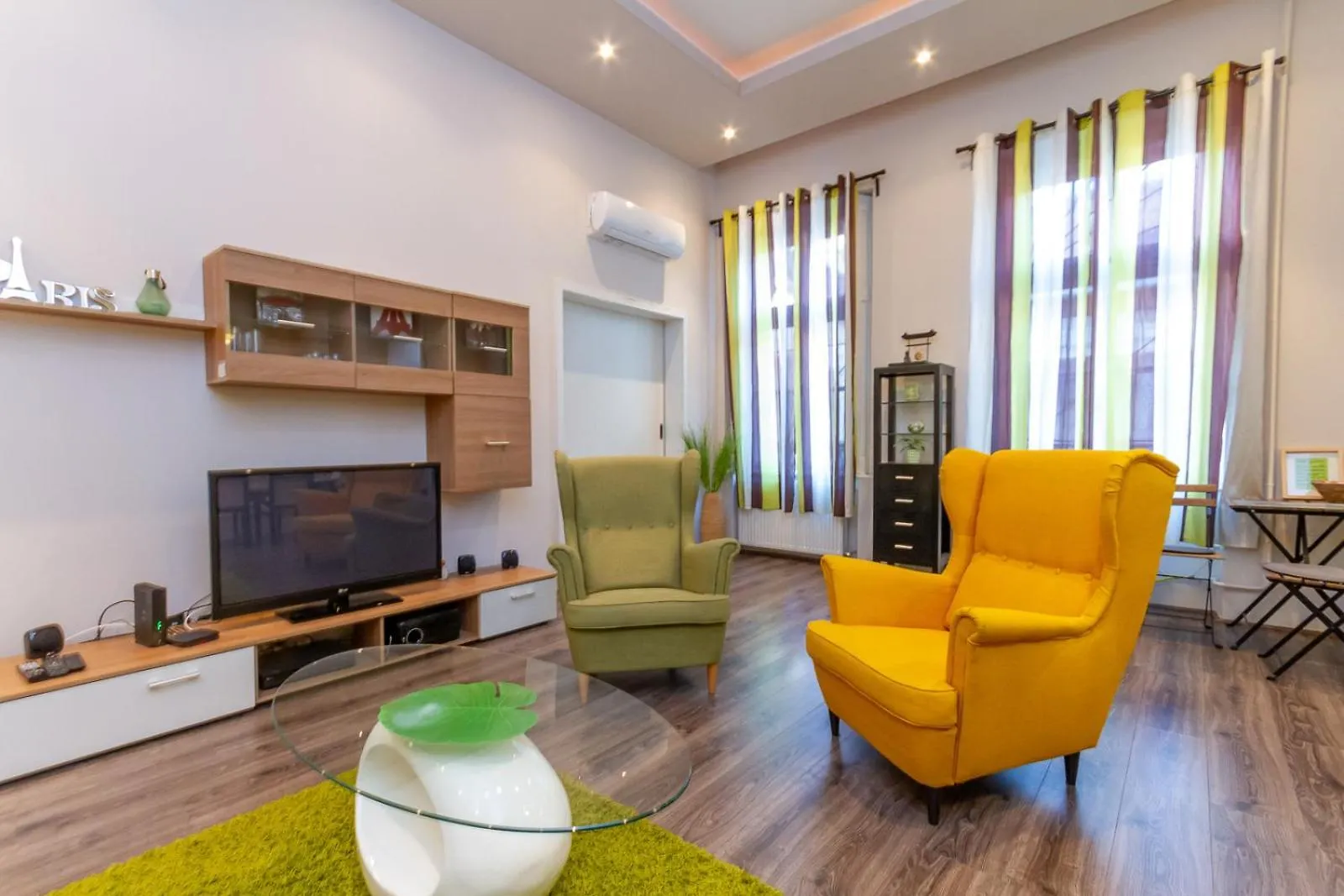 Galerie Grandeur With 2Br By Newave Apartments Budapeste