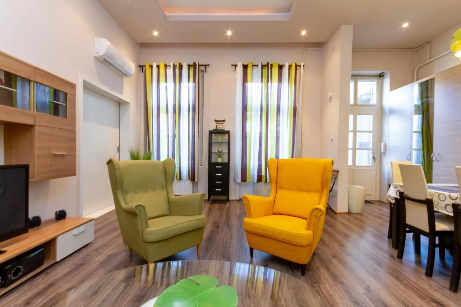 Galerie Grandeur With 2Br By Newave Apartments Budapeste